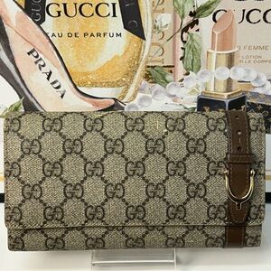 GUCCI GG Supreme Continental Wallet 🔥